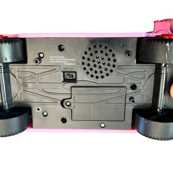 Sanrio Hello Kitty Battery‎ Operated Food Truck - Picture 4 of 5